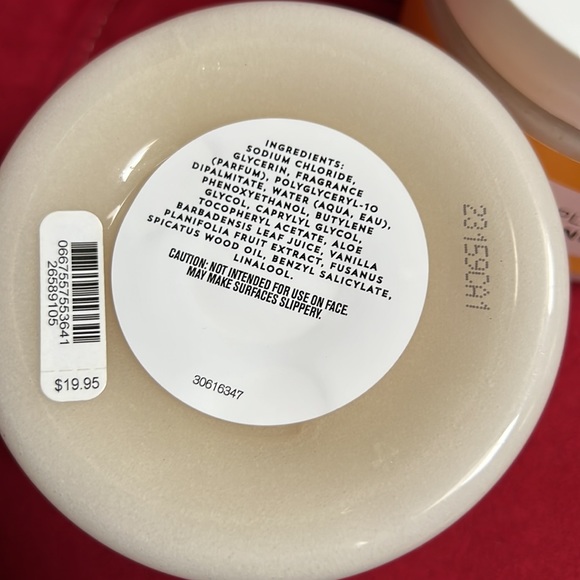 BBW 2pc Sandalwood  & Vanilla Aromatherapy Salt Body Scrub - Picture 4 of 5